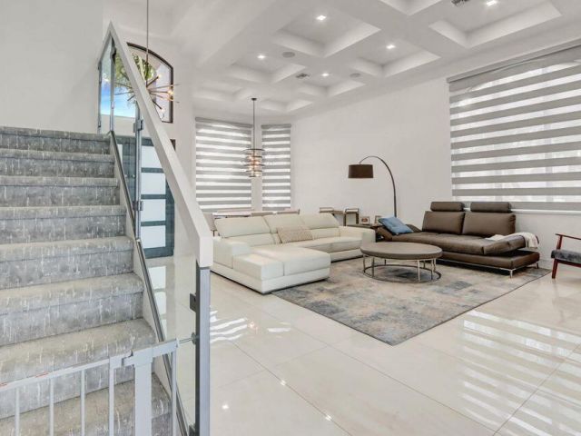 Дом в аренду по адресу 4188 NW 53rd Street - фото 6749684