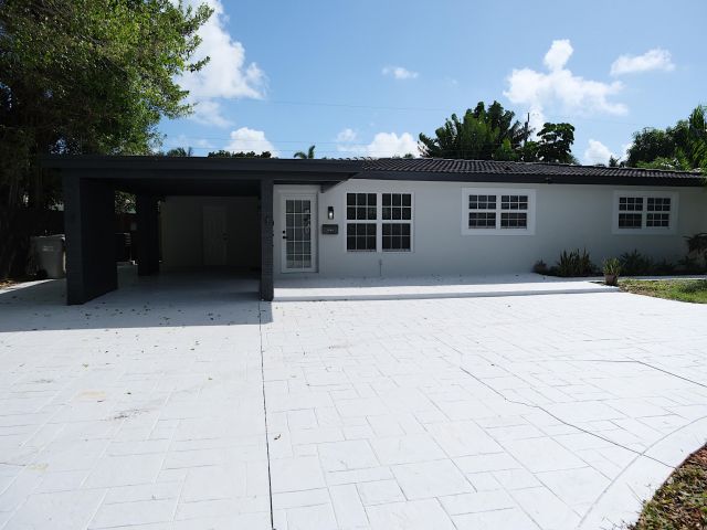 Продажа дома по адресу 1084 SW 4th Avenue - фото 6752089