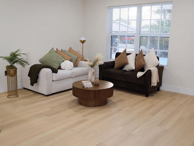 Продажа дома по адресу 1084 SW 4th Avenue - фото 6776880