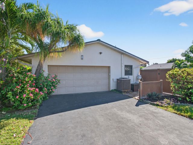 Продажа дома по адресу 714 Heron Drive - фото 6745162