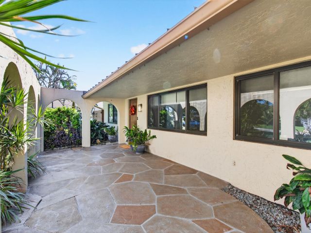 Продажа дома по адресу 714 Heron Drive - фото 6745166