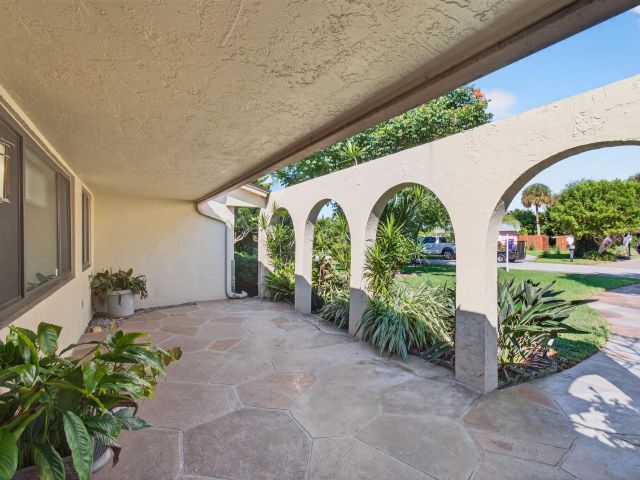 Продажа дома по адресу 714 Heron Drive - фото 6745167