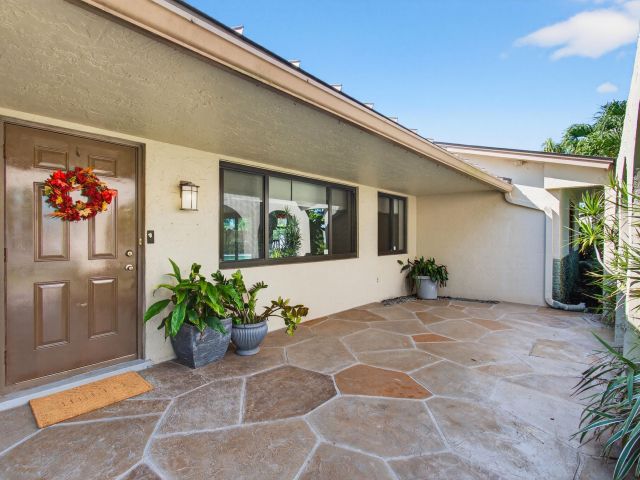 Продажа дома по адресу 714 Heron Drive - фото 6745168