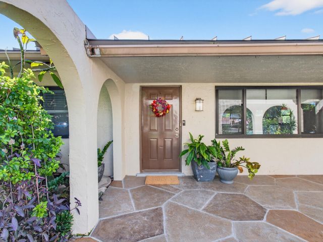 Продажа дома по адресу 714 Heron Drive - фото 6745169