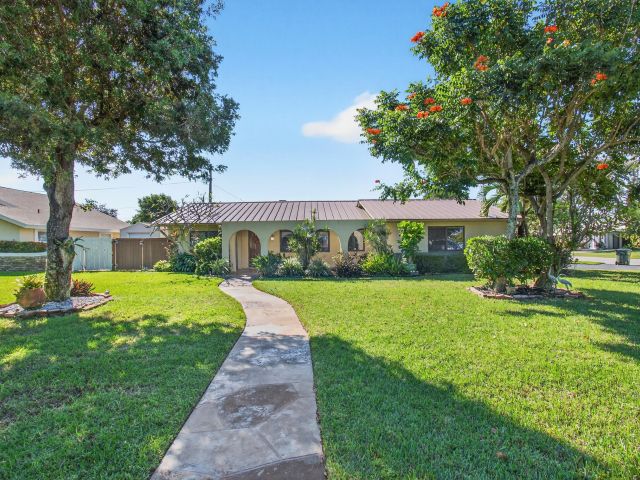 Продажа дома по адресу 714 Heron Drive - фото 6745171