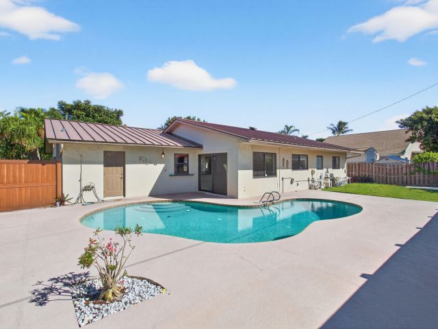 Продажа дома по адресу 714 Heron Drive - фото 6745172