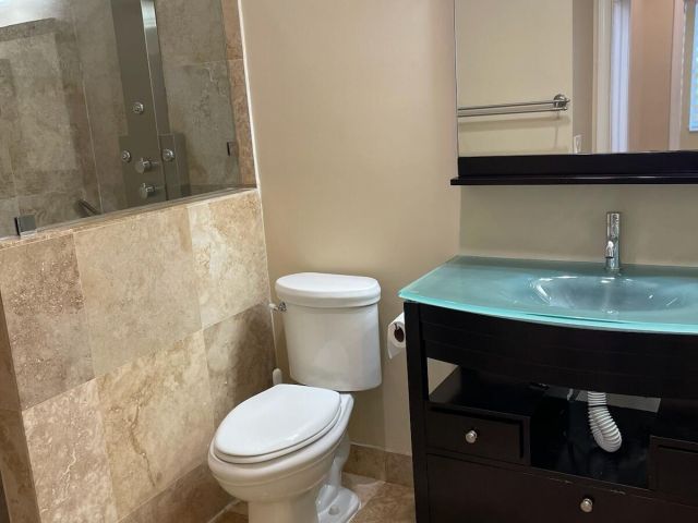 Дом в аренду по адресу 6675 NW 25th Way - фото 6749155