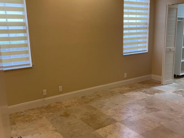 Дом в аренду по адресу 6675 NW 25th Way - фото 6749157