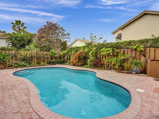 Дом в аренду по адресу 6675 NW 25th Way - фото 6749174