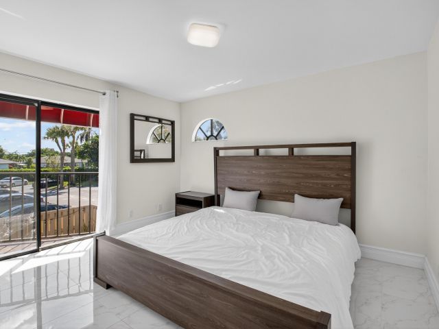 Дом в аренду по адресу 4310 Village Drive D - фото 6728457