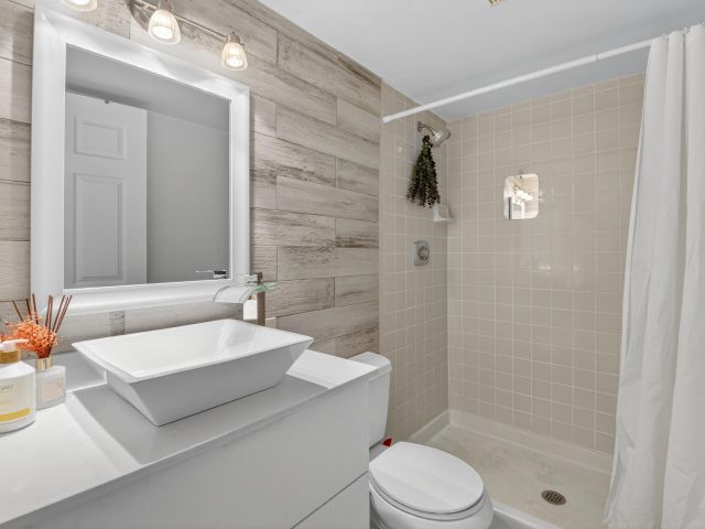 Дом в аренду по адресу 4310 Village Drive D - фото 6728459