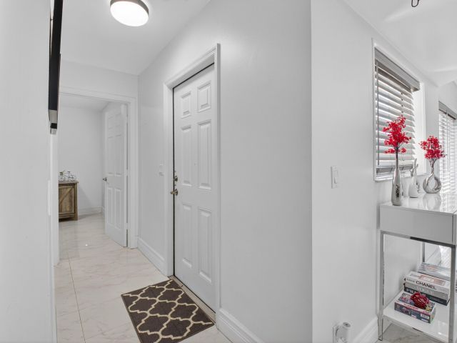 Дом в аренду по адресу 4310 Village Drive D - фото 6728467