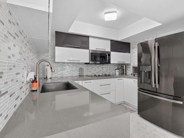 Дом в аренду по адресу 4310 Village Drive D - фото 6728468