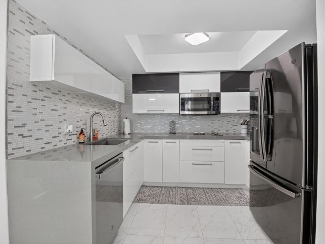 Дом в аренду по адресу 4310 Village Drive D - фото 6728470