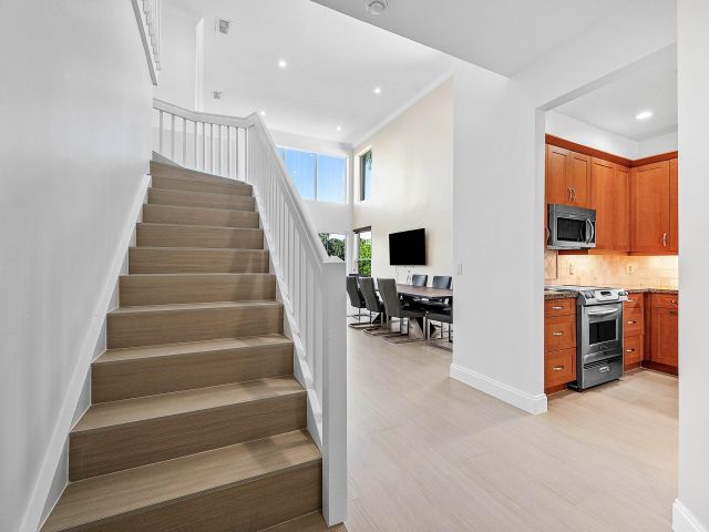 Дом в аренду по адресу 5855 NW 42nd Way - фото 6749488