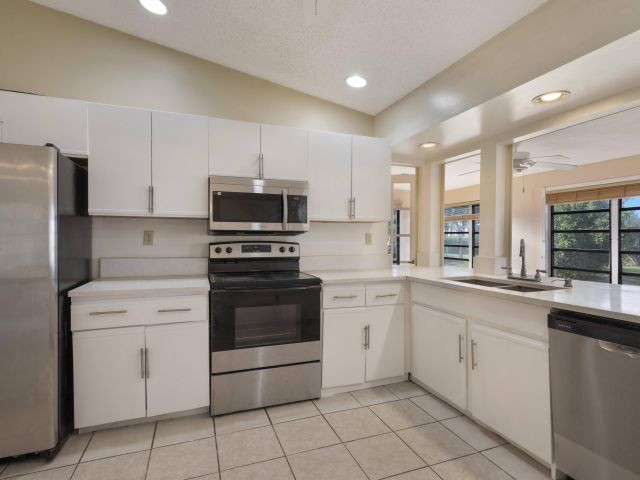 Дом в аренду по адресу 1201 Pine Sage Circle - фото 6718571