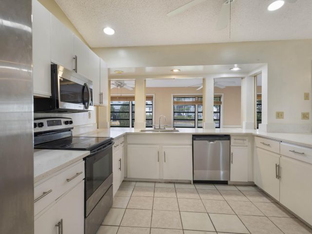 Дом в аренду по адресу 1201 Pine Sage Circle - фото 6718572