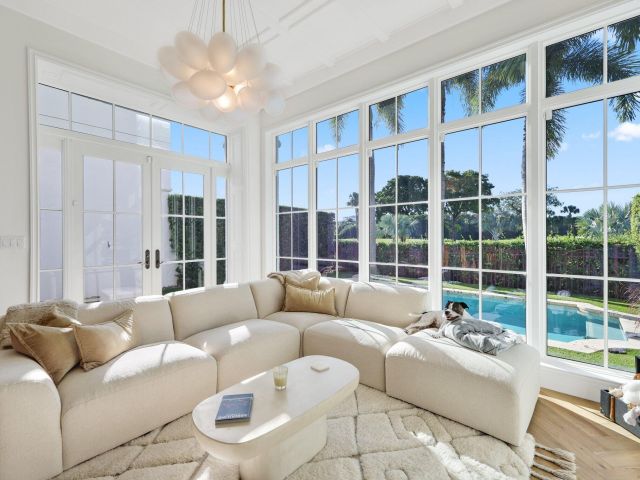 Продажа дома по адресу 340 E Royal Palm Road - фото 6749553