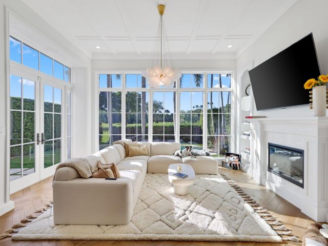 Продажа дома по адресу 340 E Royal Palm Road - фото 6749557