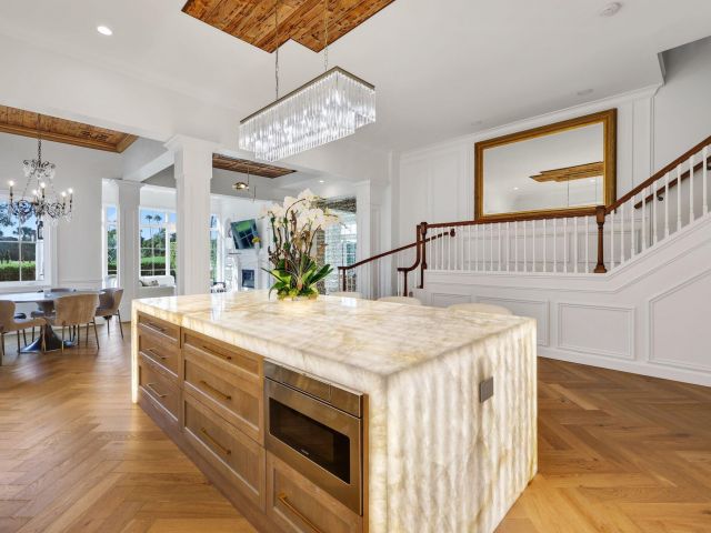 Продажа дома по адресу 340 E Royal Palm Road - фото 6749558