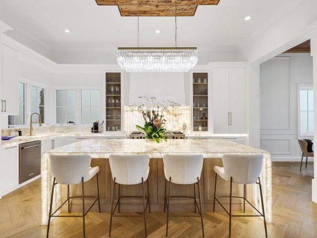 Продажа дома по адресу 340 E Royal Palm Road - фото 6749564