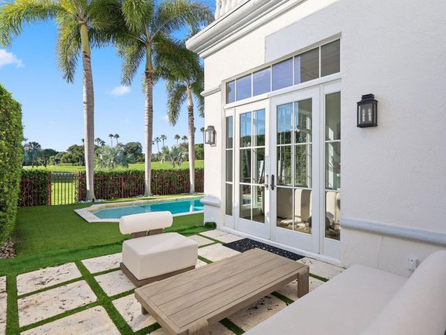 Продажа дома по адресу 340 E Royal Palm Road - фото 6749569