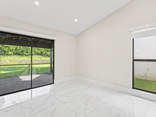 Продажа дома по адресу 7851 Villa Nova Drive - фото 6749296