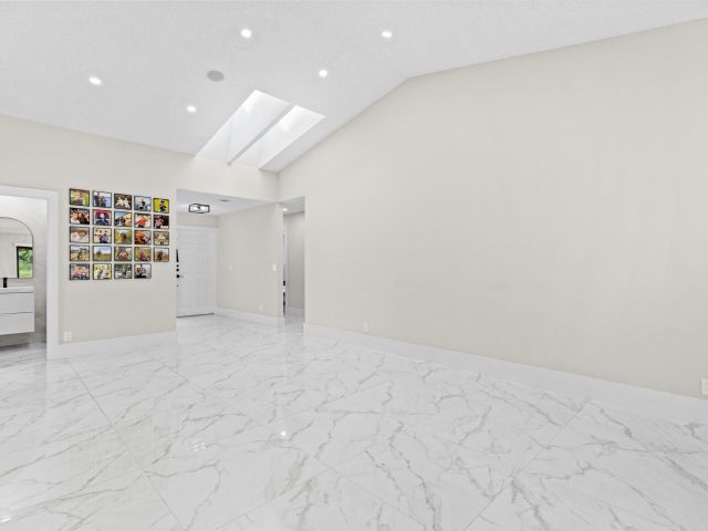 Продажа дома по адресу 7851 Villa Nova Drive - фото 6749298