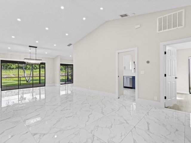 Продажа дома по адресу 7851 Villa Nova Drive - фото 6749302