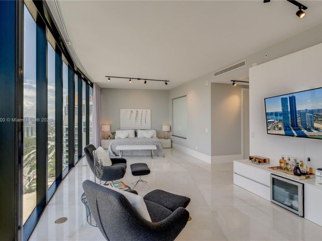 Квартира в аренду номер2403 - фото 6720372