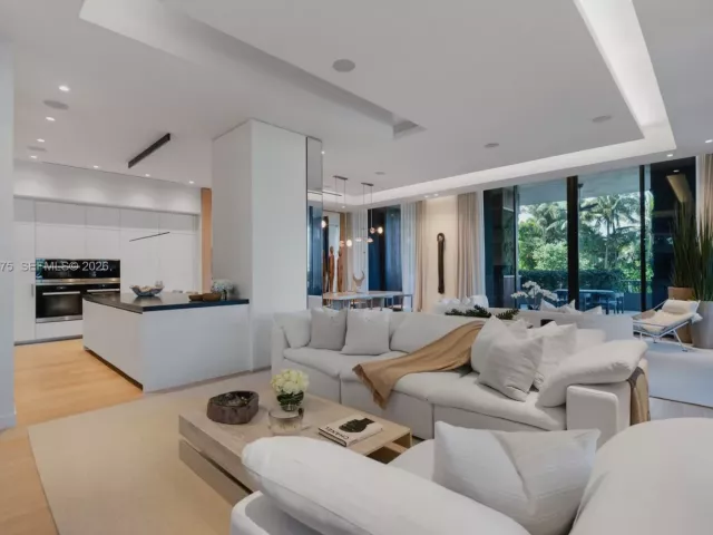 Продажа квартиры #6811 - фото 6756431