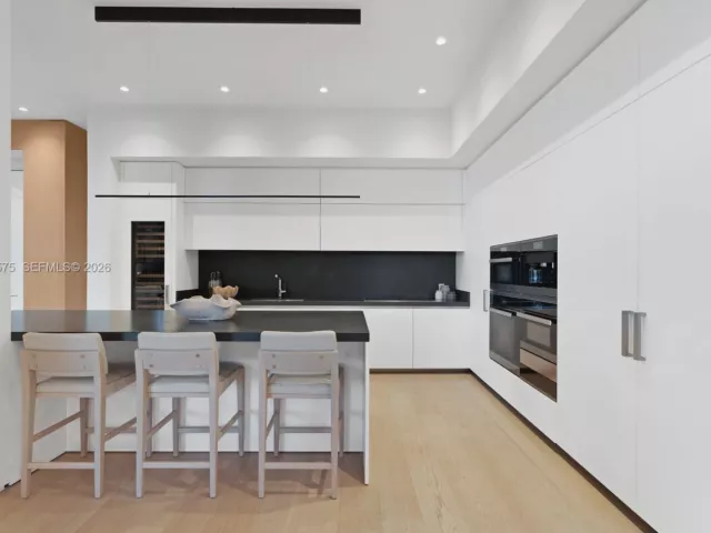 Продажа квартиры #6811 - фото 6756420