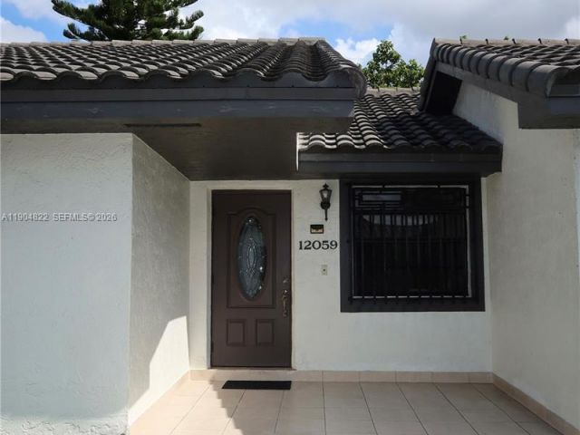 Продажа дома по адресу 12059 SW 10th St 201 - фото 7449626