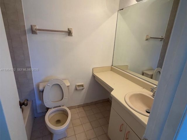 Продажа дома по адресу 12059 SW 10th St 201 - фото 7449643