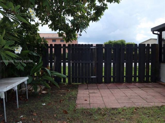 Продажа дома по адресу 12059 SW 10th St 201 - фото 7449645