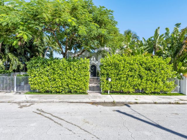 Дом в аренду по адресу 715 Kaye Street - фото 6734652