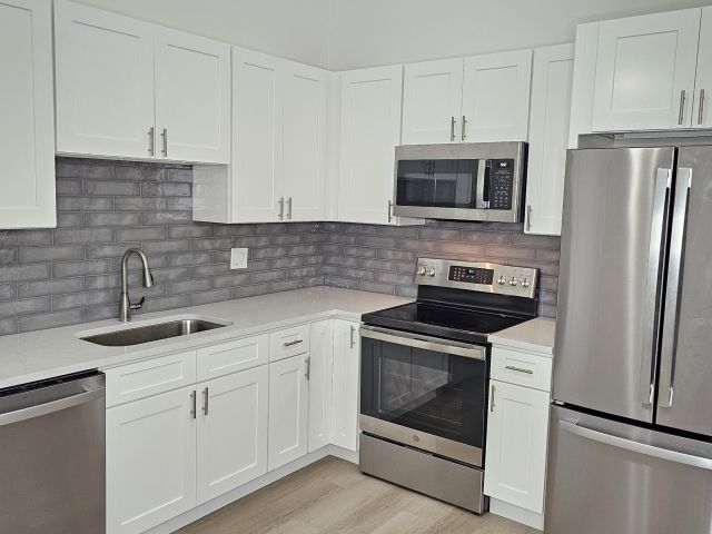 Продажа дома по адресу 18974 Cloud Lake Circle - фото 6748982