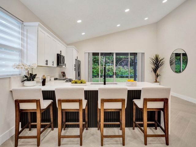 Продажа дома по адресу 13642 Breton Lane - фото 6719831