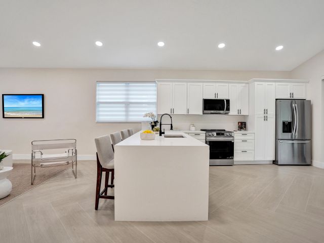 Продажа дома по адресу 13642 Breton Lane - фото 6719836