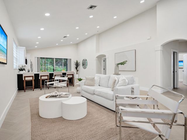 Продажа дома по адресу 13642 Breton Lane - фото 6719839