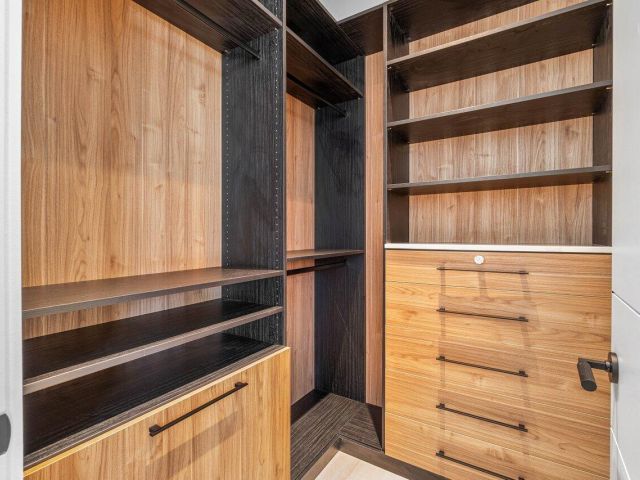 Дом в аренду по адресу 512 NE 7th Avenue - фото 6719811