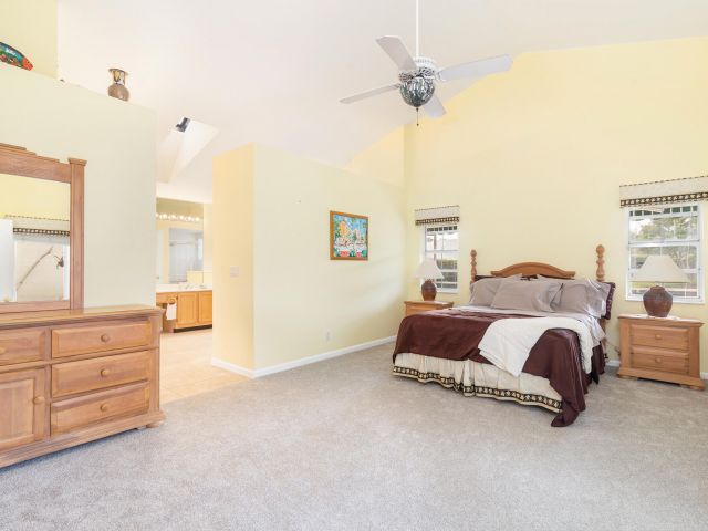 Продажа дома по адресу 9158 Heathridge Drive - фото 6719628