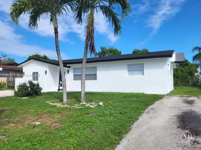 Продажа дома по адресу 651 SW 14th St - фото 6720454