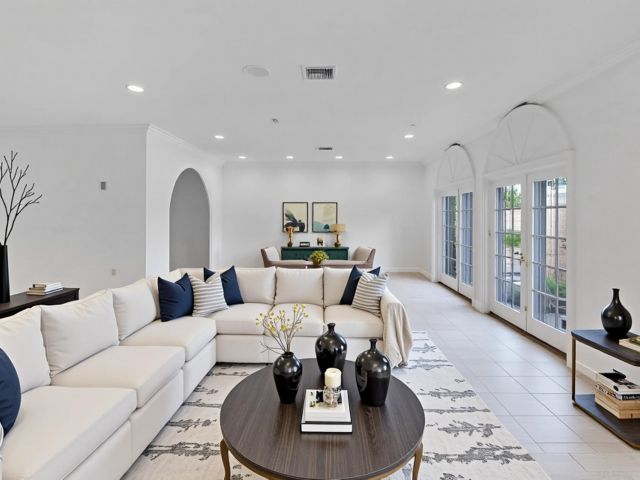 Продажа дома по адресу 3040 NE 40th Street - фото 6765727