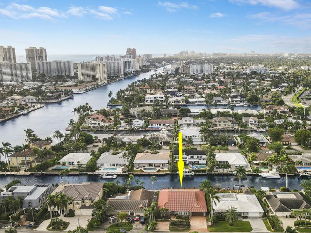 Продажа дома по адресу 3040 NE 40th Street - фото 6765733