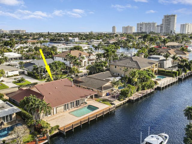 Продажа дома по адресу 3040 NE 40th Street - фото 6765734