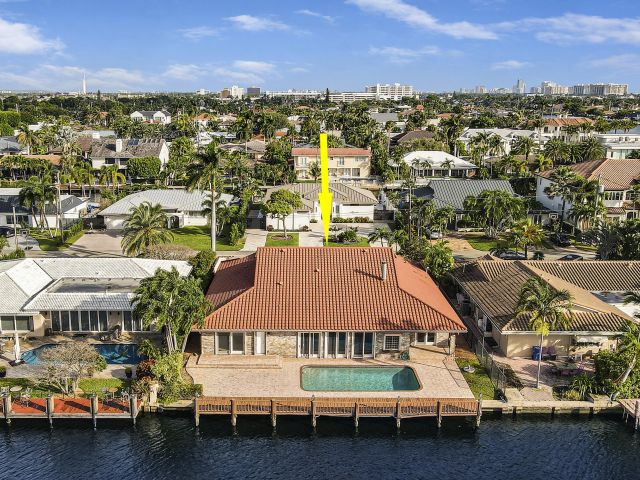 Продажа дома по адресу 3040 NE 40th Street - фото 6765735