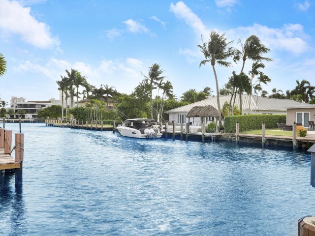 Продажа дома по адресу 3040 NE 40th Street - фото 6765738