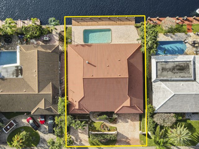 Продажа дома по адресу 3040 NE 40th Street - фото 6765739