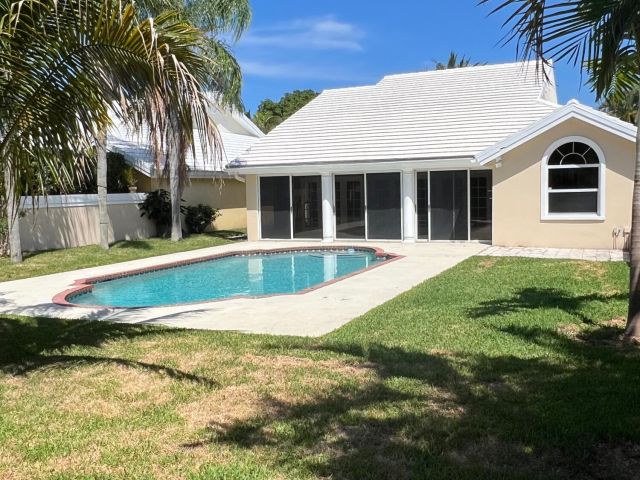 Продажа дома по адресу 2387 Oak Tree Lane - фото 6721117